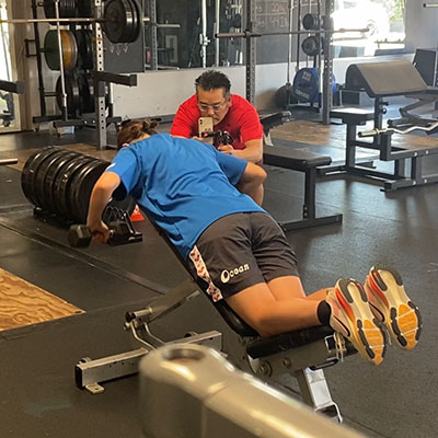GYMでトレーニングを受ける