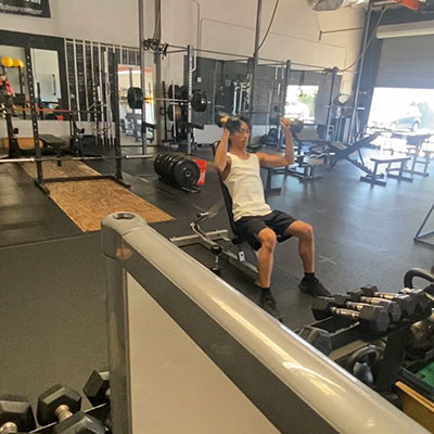 GYMでトレーニングを受ける