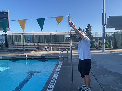 カリフォルニア州で水泳の個人レッスンを受ける