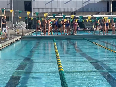 カリフォルニアで水泳レッスン