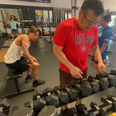 GYMでトレーニングを受ける