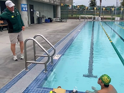カリフォルニアで水泳個人レッスン