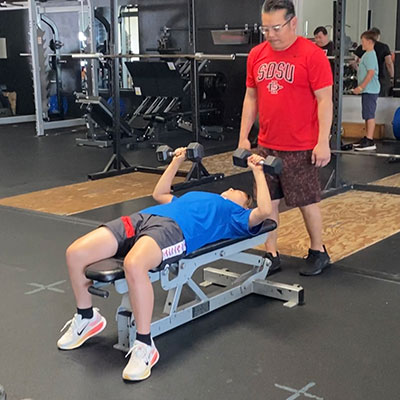 GYMでトレーニングを受ける