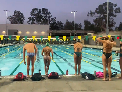 カリフォルニアで水泳レッスン