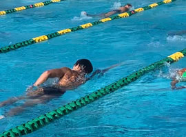 swimming2023-12.jpg