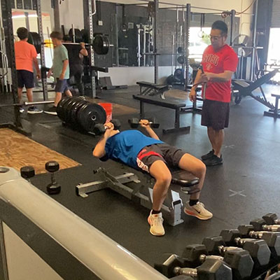 GYMでトレーニングを受ける